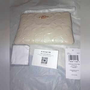 New Coach Wristlet in Singature Pantent Leather In Chalk  NWT